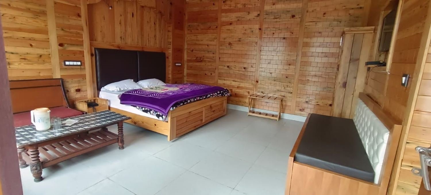 Triple Bed Deluxe Room at Hotel Garden Cottage and Resort Dhanaulti